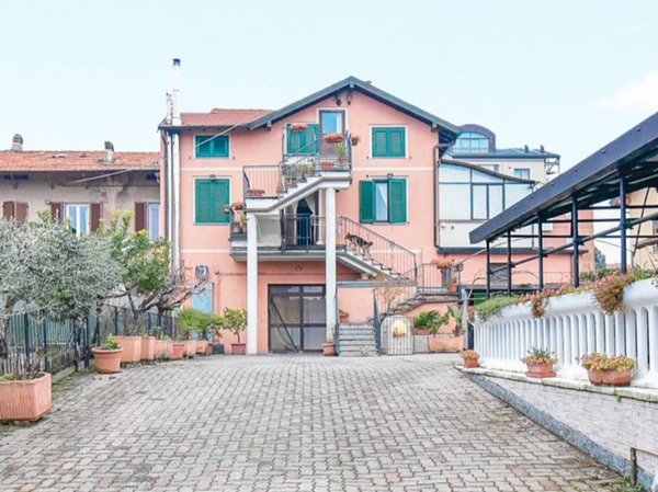 pentavano in vendita ad Erba