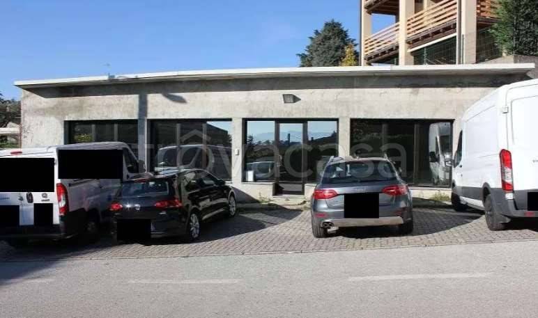appartamento in vendita ad Erba
