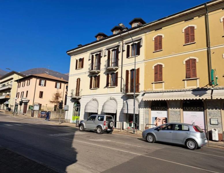 appartamento in vendita ad Erba