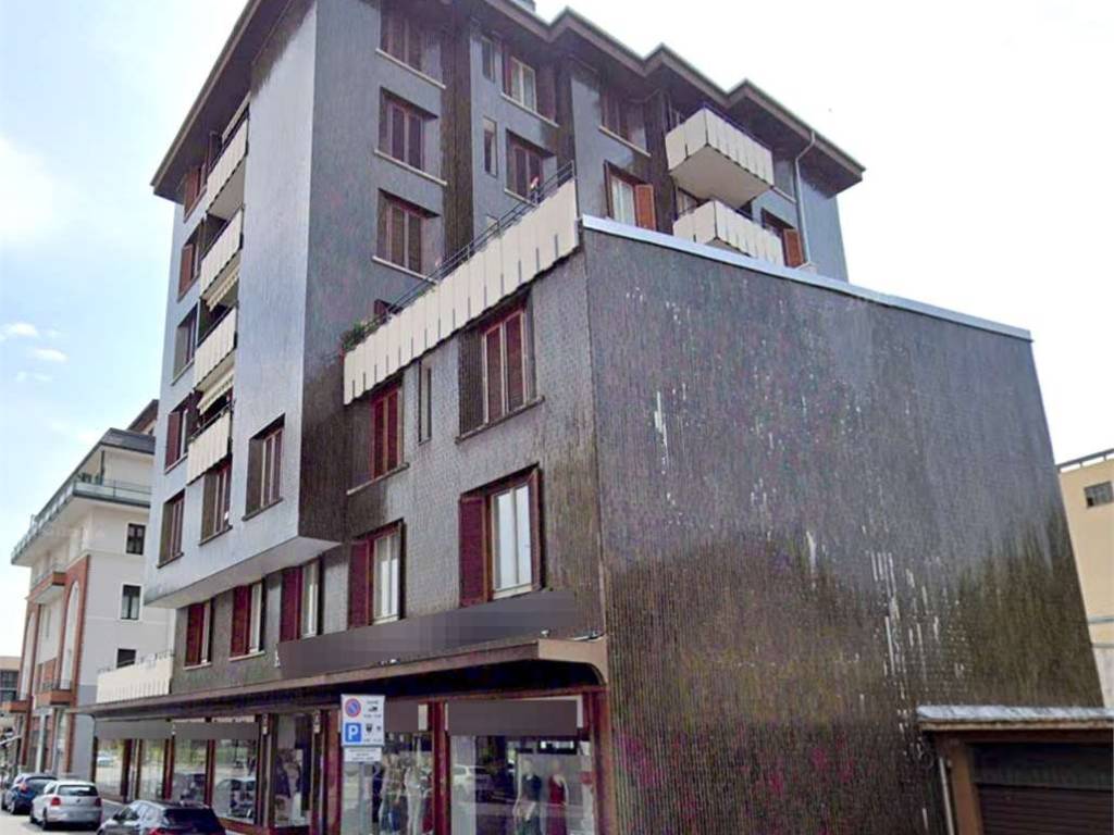 appartamento in vendita ad Erba