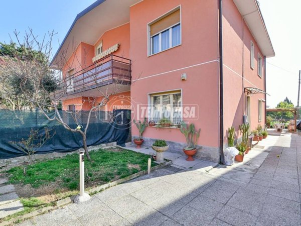 appartamento in vendita ad Erba