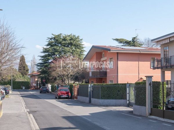 appartamento in vendita ad Erba