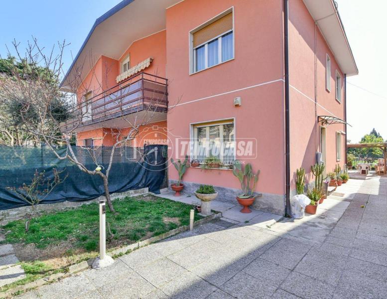 appartamento in vendita ad Erba