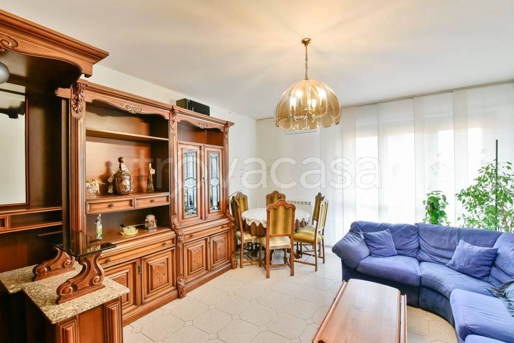 appartamento in vendita ad Erba