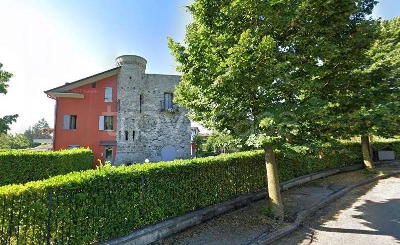 appartamento in vendita ad Erba