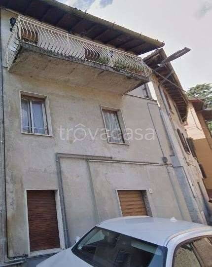 appartamento in vendita ad Erba