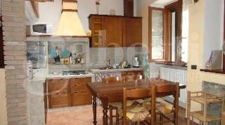 appartamento in vendita ad Erba