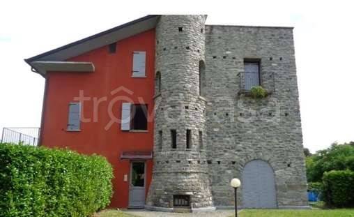 appartamento in vendita ad Erba