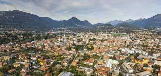 terreno edificabile in vendita ad Erba