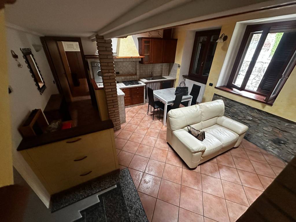 appartamento in vendita ad Erba