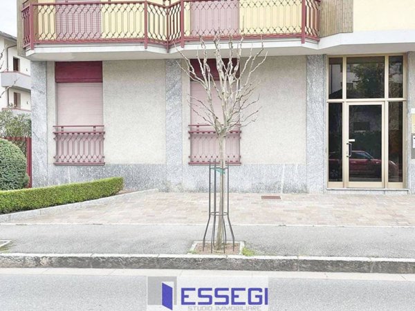 appartamento in vendita ad Erba