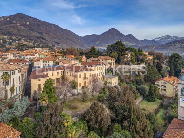 intera palazzina in vendita ad Erba