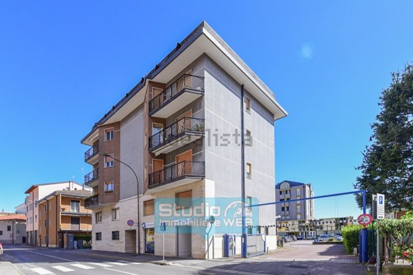 appartamento in vendita ad Erba