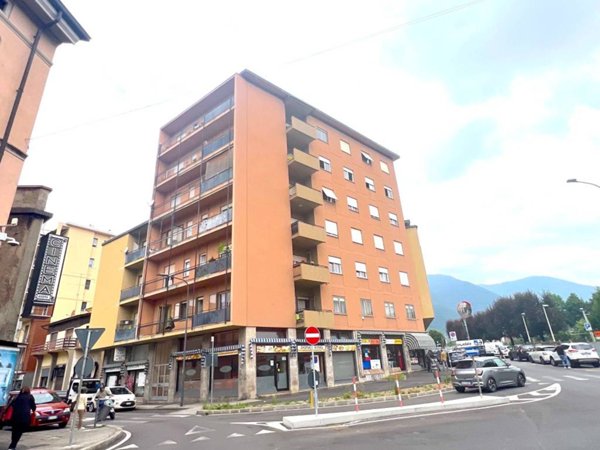 appartamento in vendita ad Erba