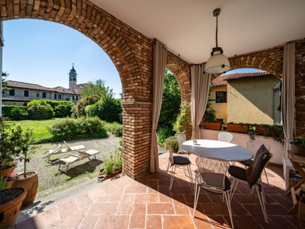 casa indipendente in vendita ad Erba