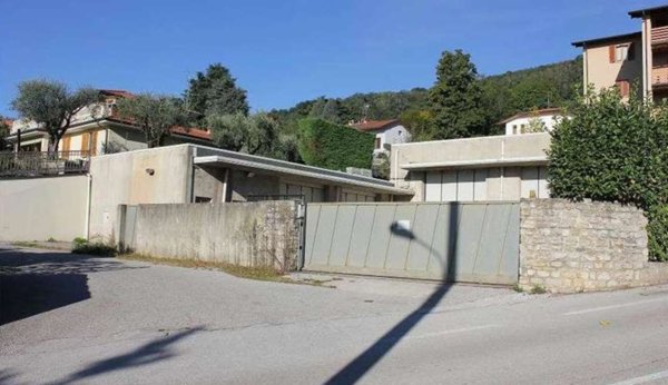 appartamento in vendita ad Erba