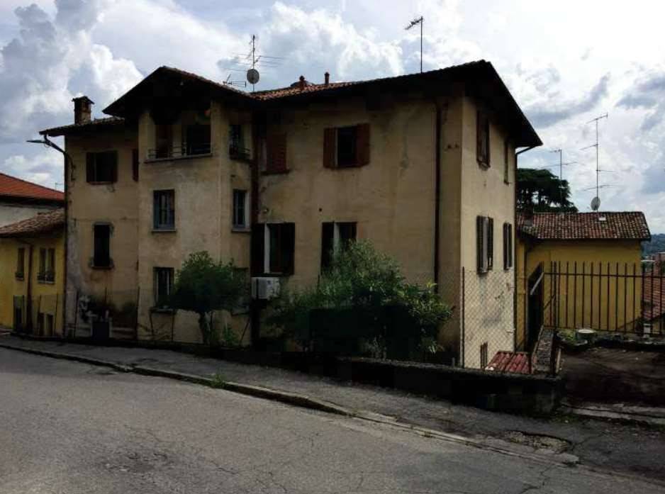 appartamento in vendita ad Erba