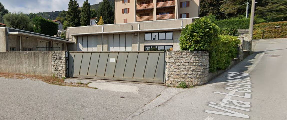 locale di sgombero in vendita ad Erba