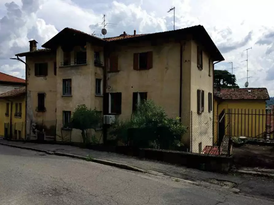 appartamento in vendita ad Erba