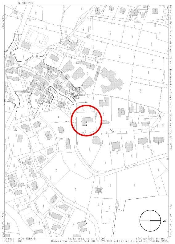 casa indipendente in vendita ad Erba
