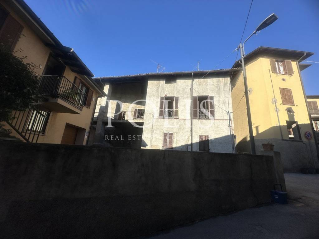 appartamento in vendita ad Erba