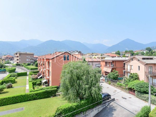 appartamento in vendita ad Erba