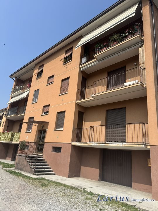 appartamento in vendita ad Erba
