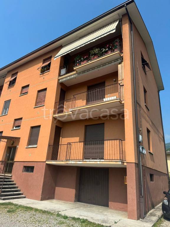 appartamento in vendita ad Erba