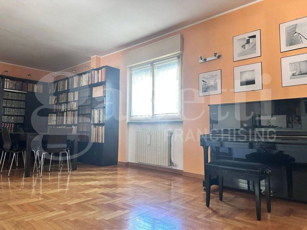 appartamento in vendita ad Erba