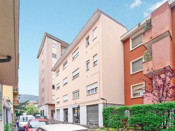 appartamento in vendita ad Erba