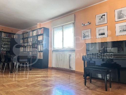 appartamento in vendita ad Erba