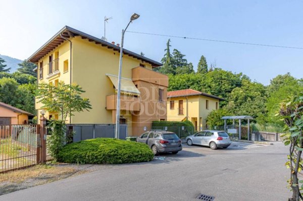 appartamento in vendita ad Erba