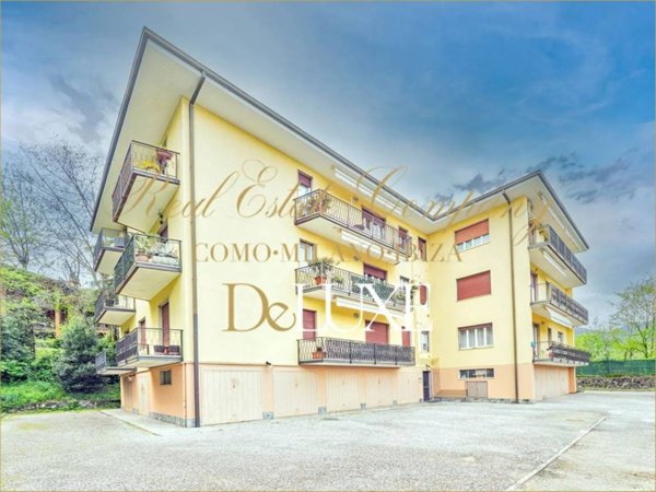 appartamento in vendita ad Erba