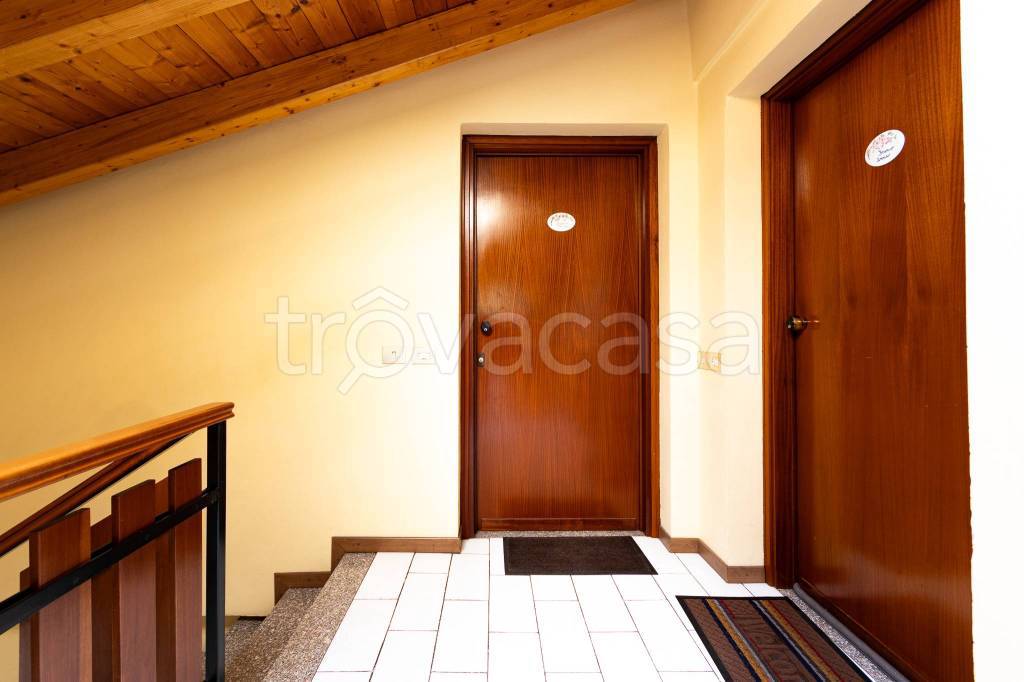 appartamento in vendita ad Erba