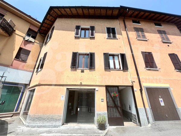 appartamento in vendita ad Erba