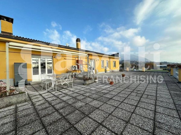 appartamento in vendita ad Erba