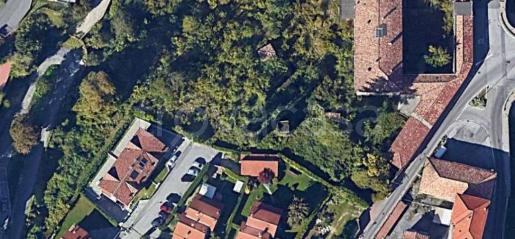 appartamento in vendita ad Erba