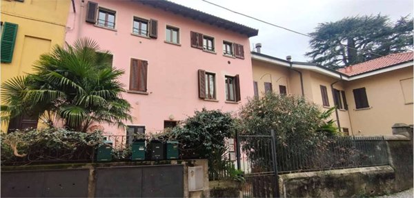 appartamento in vendita ad Erba