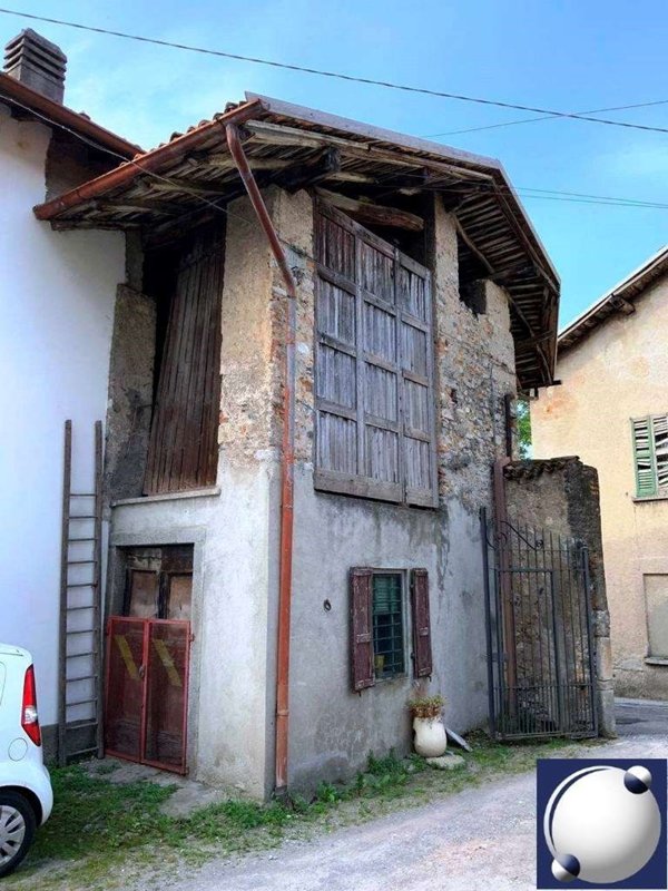 appartamento in vendita ad Erba