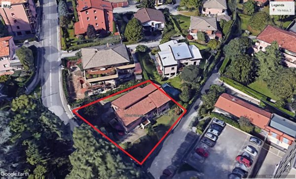 casa indipendente in vendita ad Erba