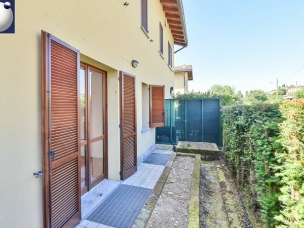 appartamento in vendita ad Erba
