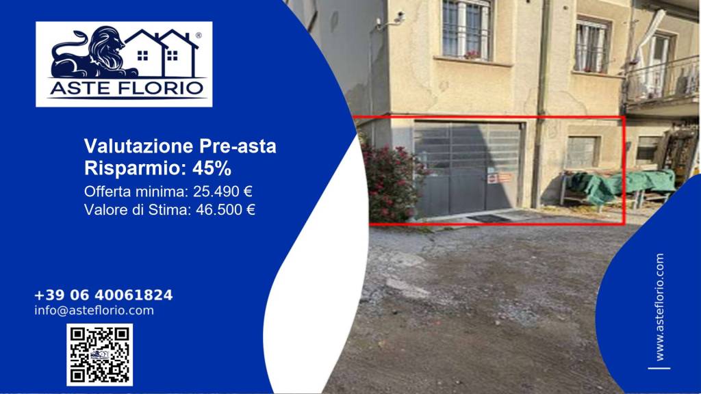 locale commerciale in vendita ad Erba