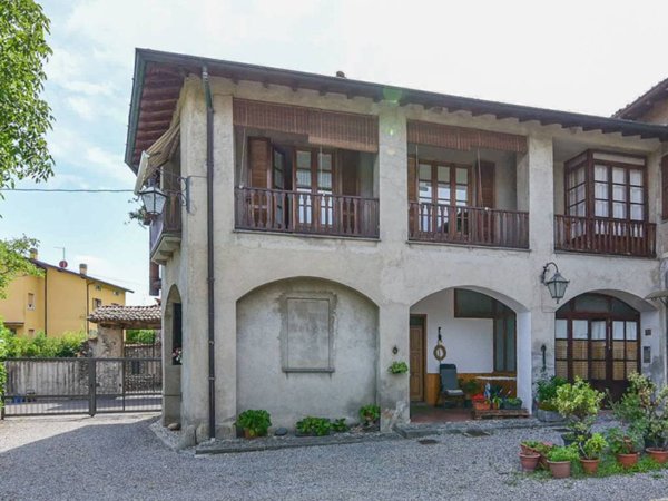 appartamento in vendita ad Erba