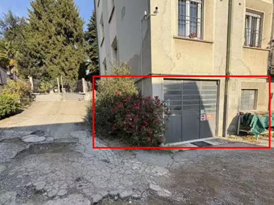 locale di sgombero in vendita ad Erba