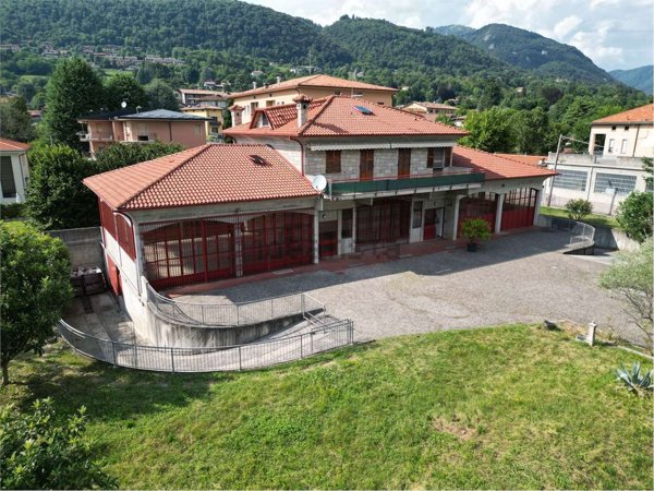 appartamento in vendita ad Erba