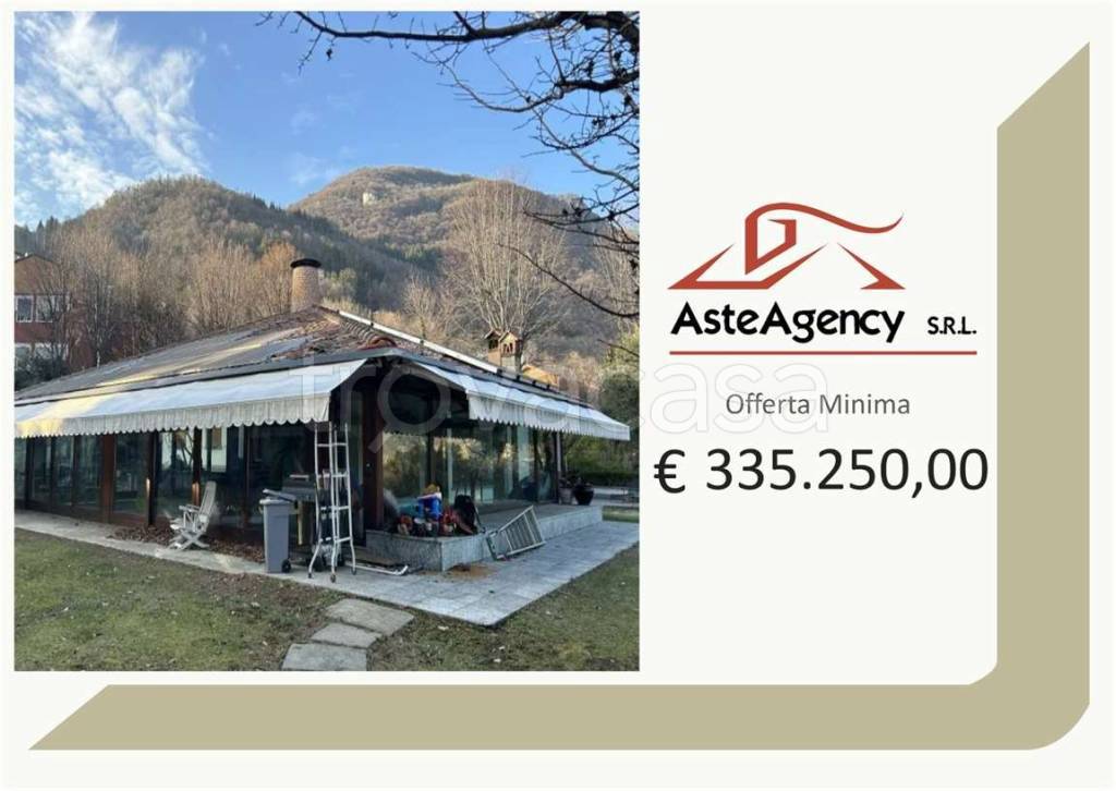 casa indipendente in vendita ad Erba