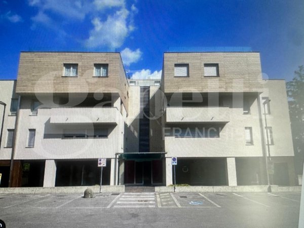 appartamento in vendita ad Erba