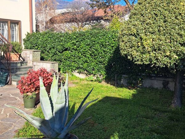 appartamento in vendita ad Erba