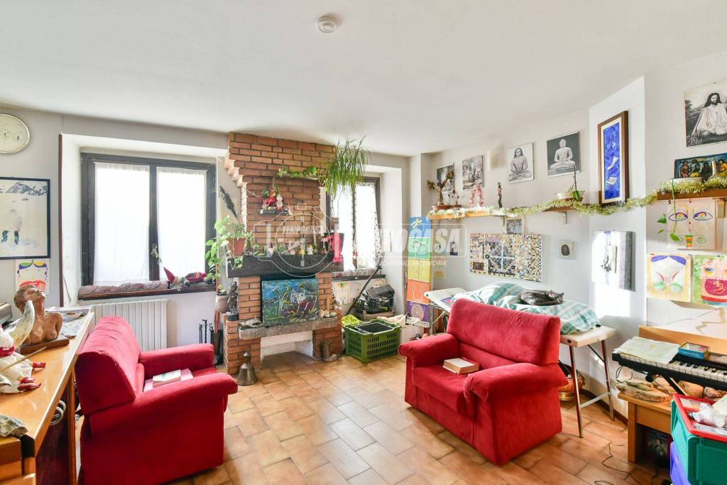 appartamento in vendita ad Erba