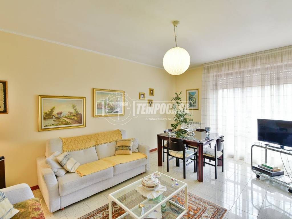 appartamento in vendita ad Erba